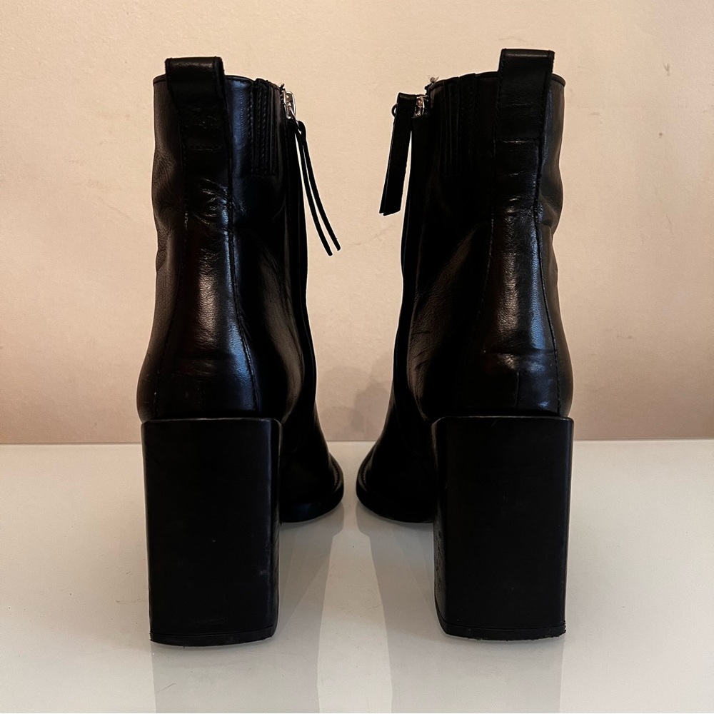 AMI | Alexandre Mattiussi Sleek Black Staked Heeled Leather designer ankle Boots - Picture 3 of 16